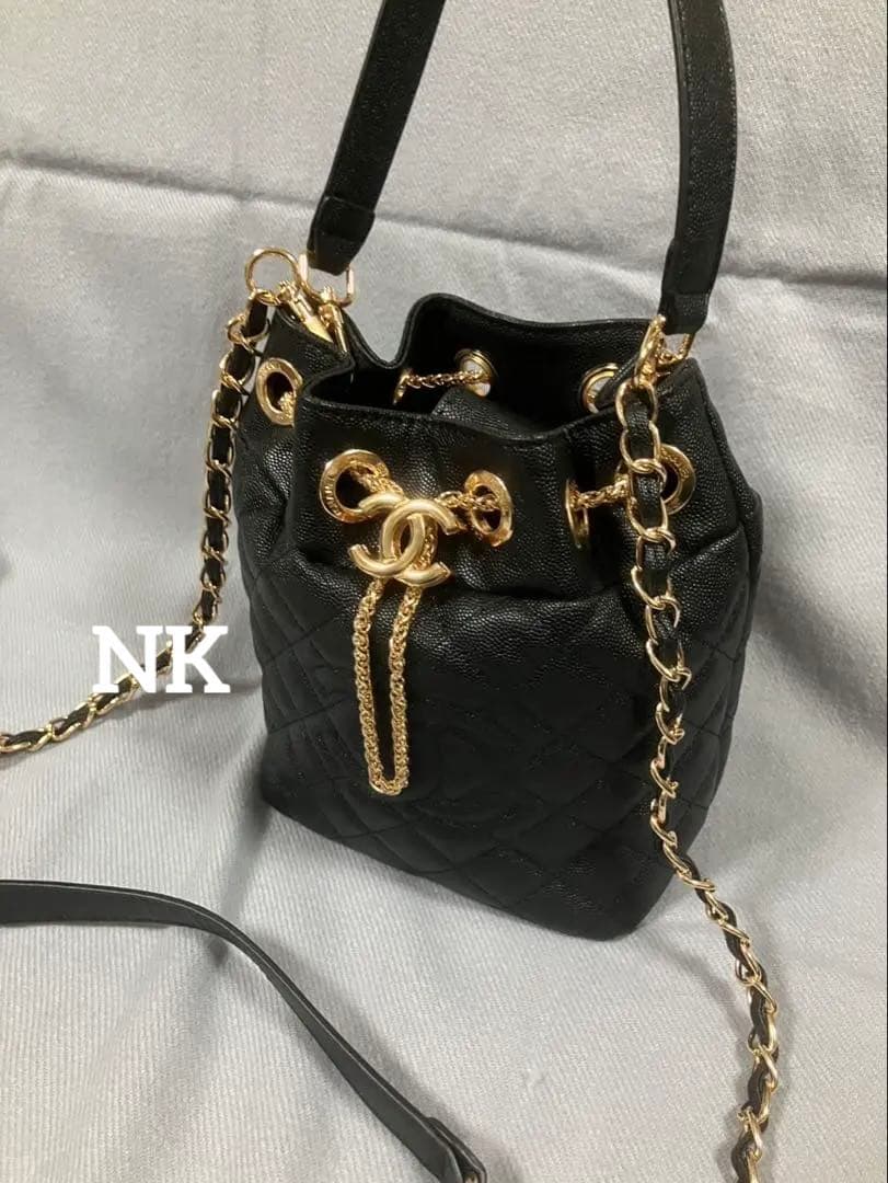 レザー　巾着ショルダーバッグ　シャネル　ノベルティ　3way VIP （2） 未使用 CHANEL クリスマス VIPギフト ノベルティ 巾着 ショルダー