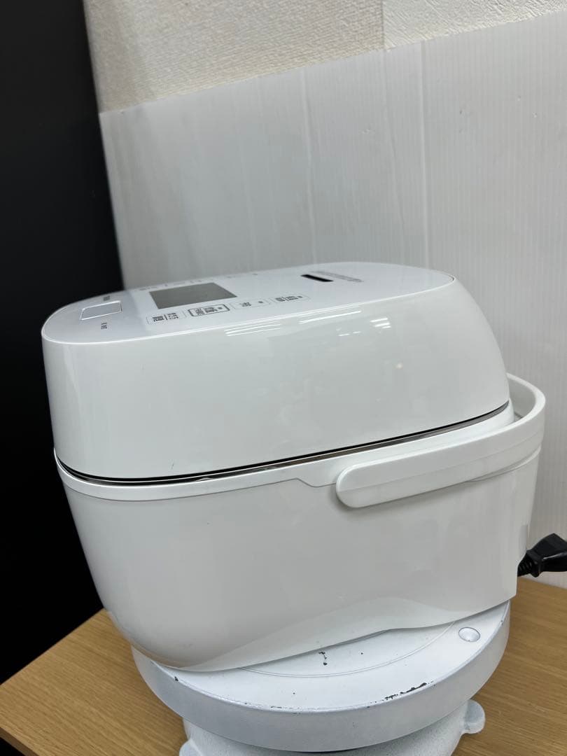 TOSHIBA 真空圧力IH炊飯器 RC-10VST 1.0L 2022年製