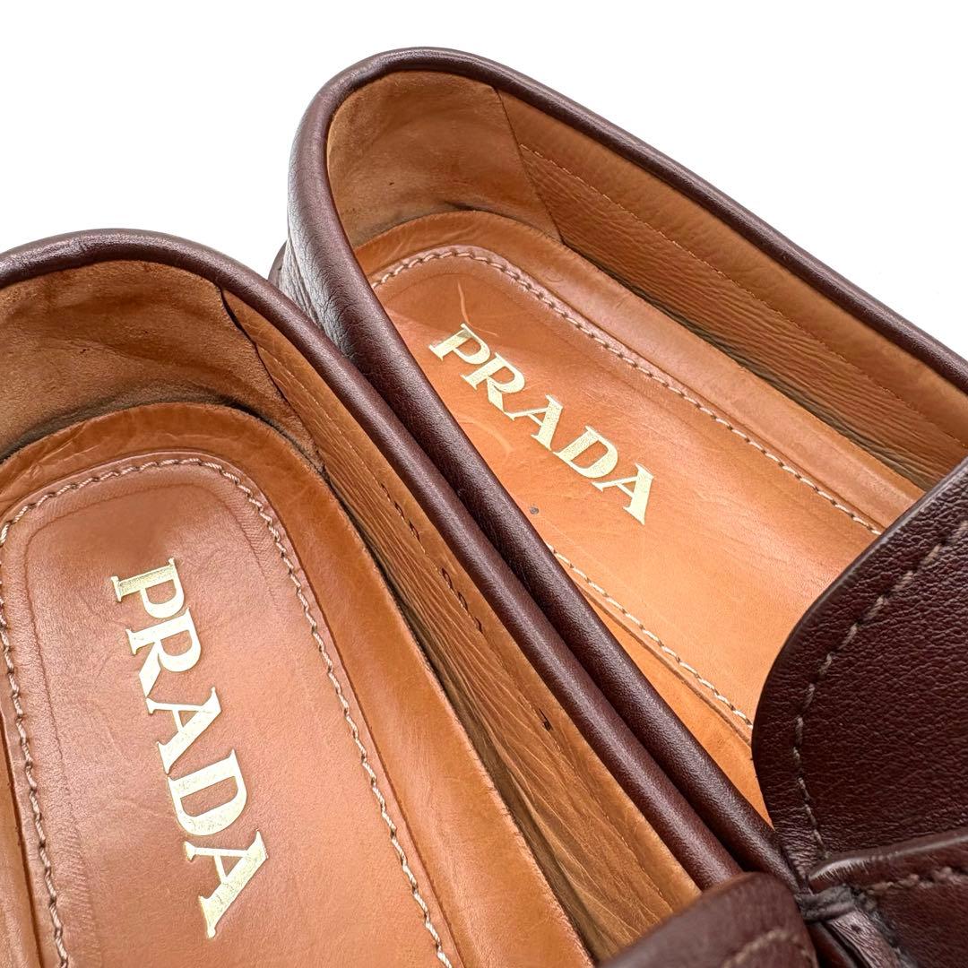 美品✨ PRADA 銀ロゴ ドライビング コインローファー 【7】 茶 シボ