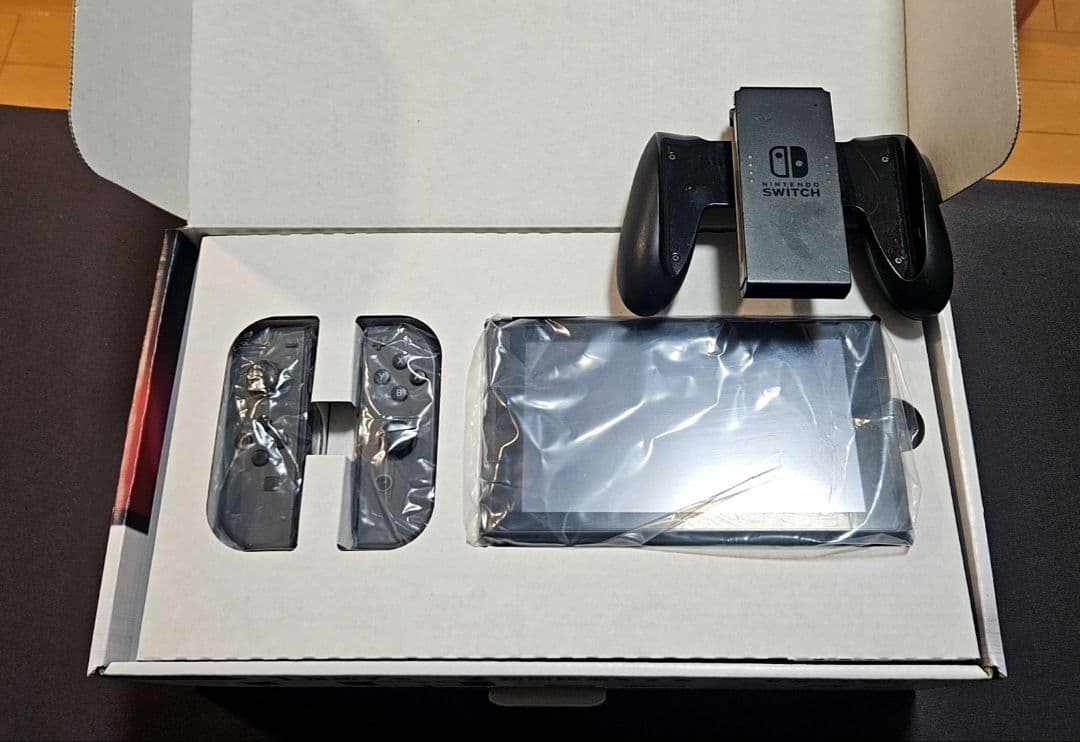 Nintendo Switch 本体 グレー スイッチケース付き - メルカリ