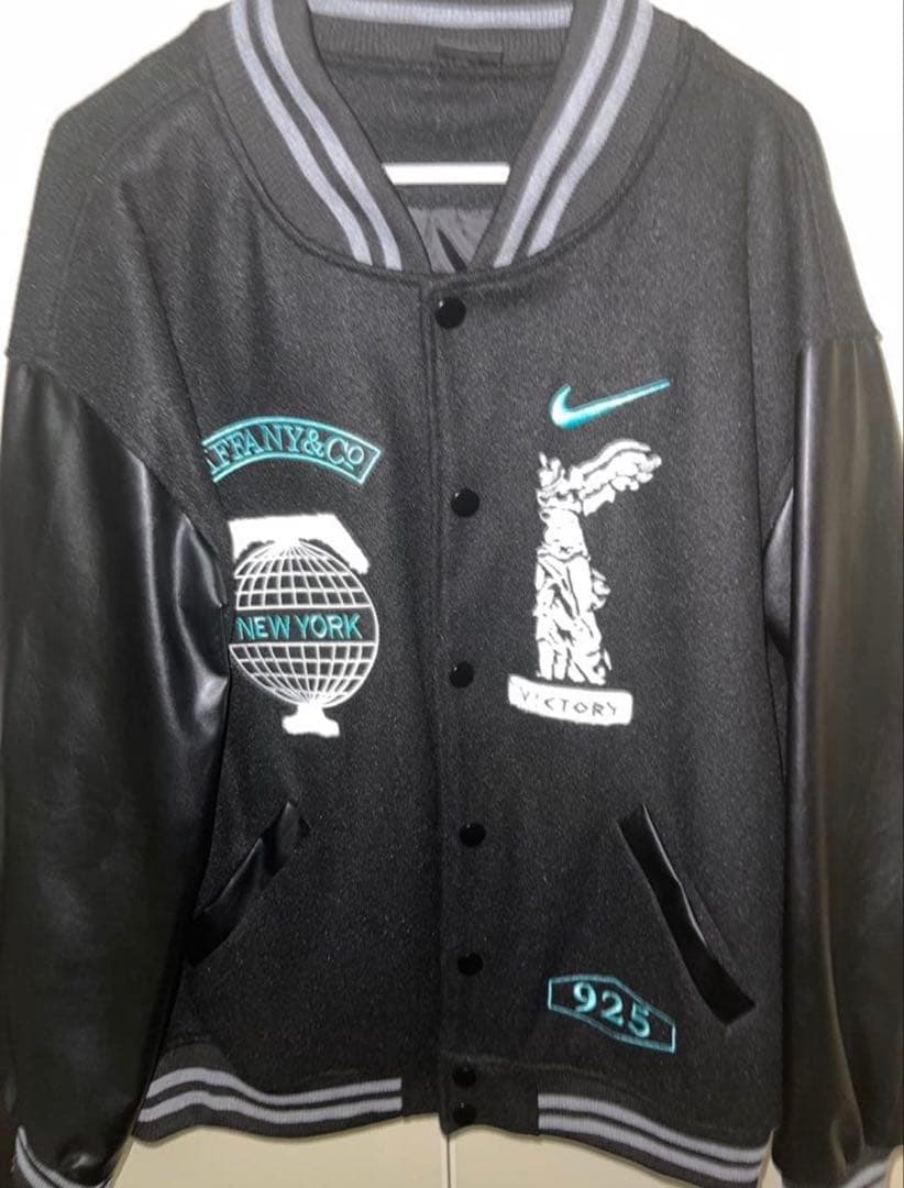 Tiffany&co. Nike スタジャン ブラック - メルカリ