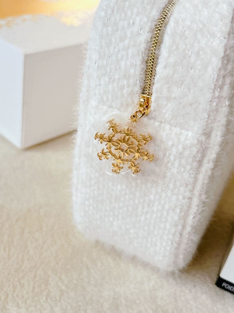 CHANELギフトセットポーチ・洗顔フォーム・イドゥラビューティマイクロ