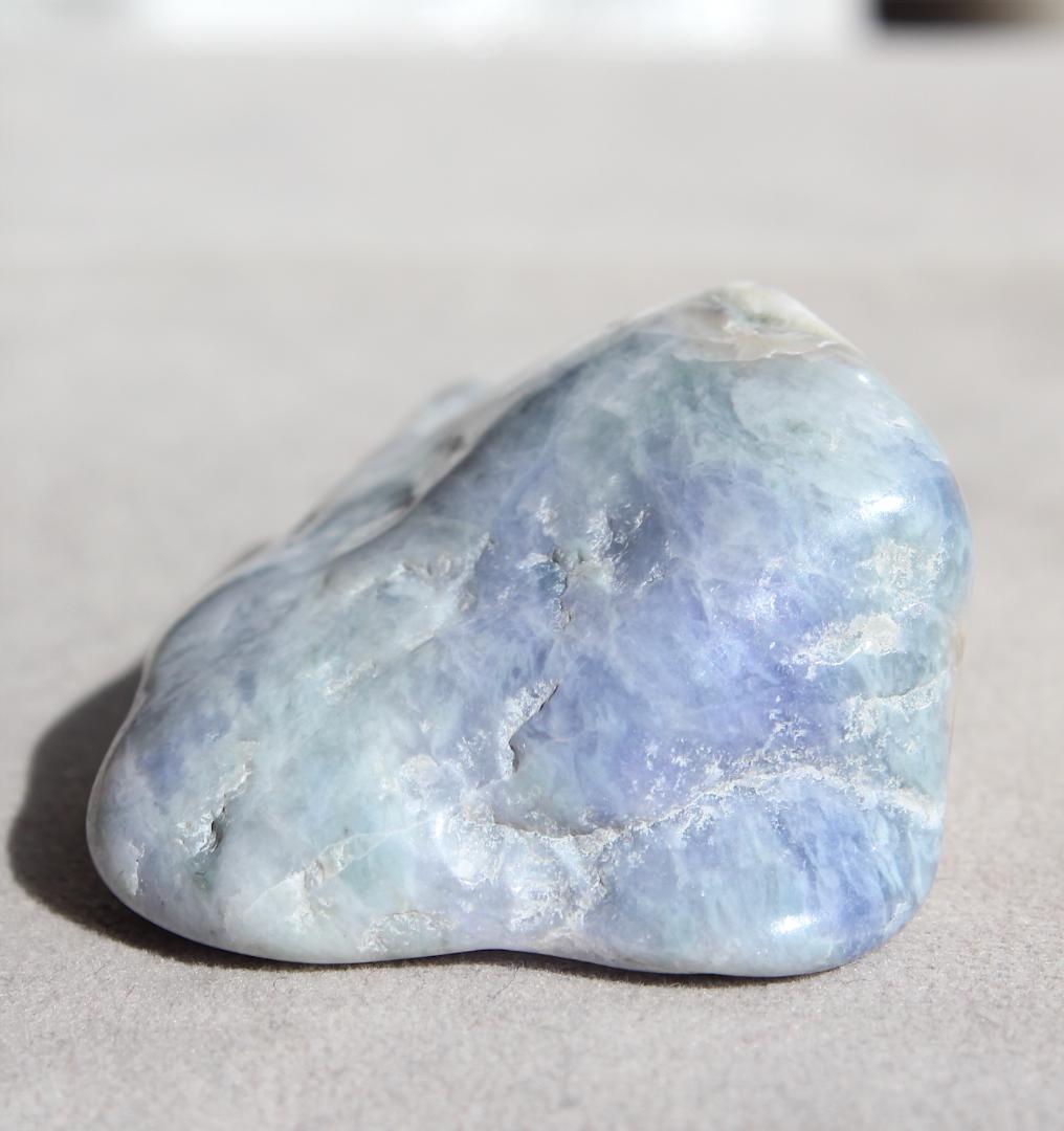 糸魚川翡翠 ラベンダー翡翠 原石 タンブル 35.4g - メルカリ