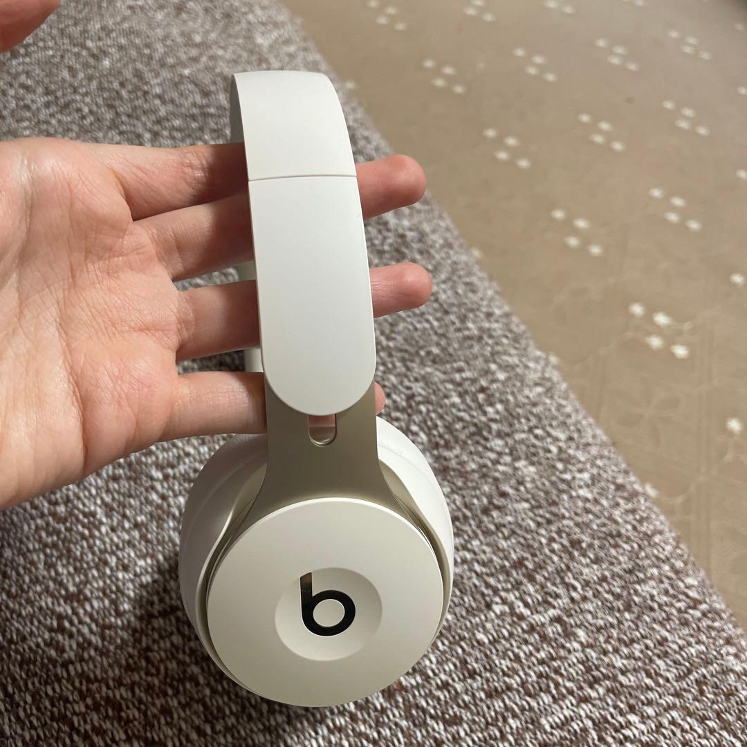 Beats solo pro ワイヤレスヘッドホン ケース付き L10860346