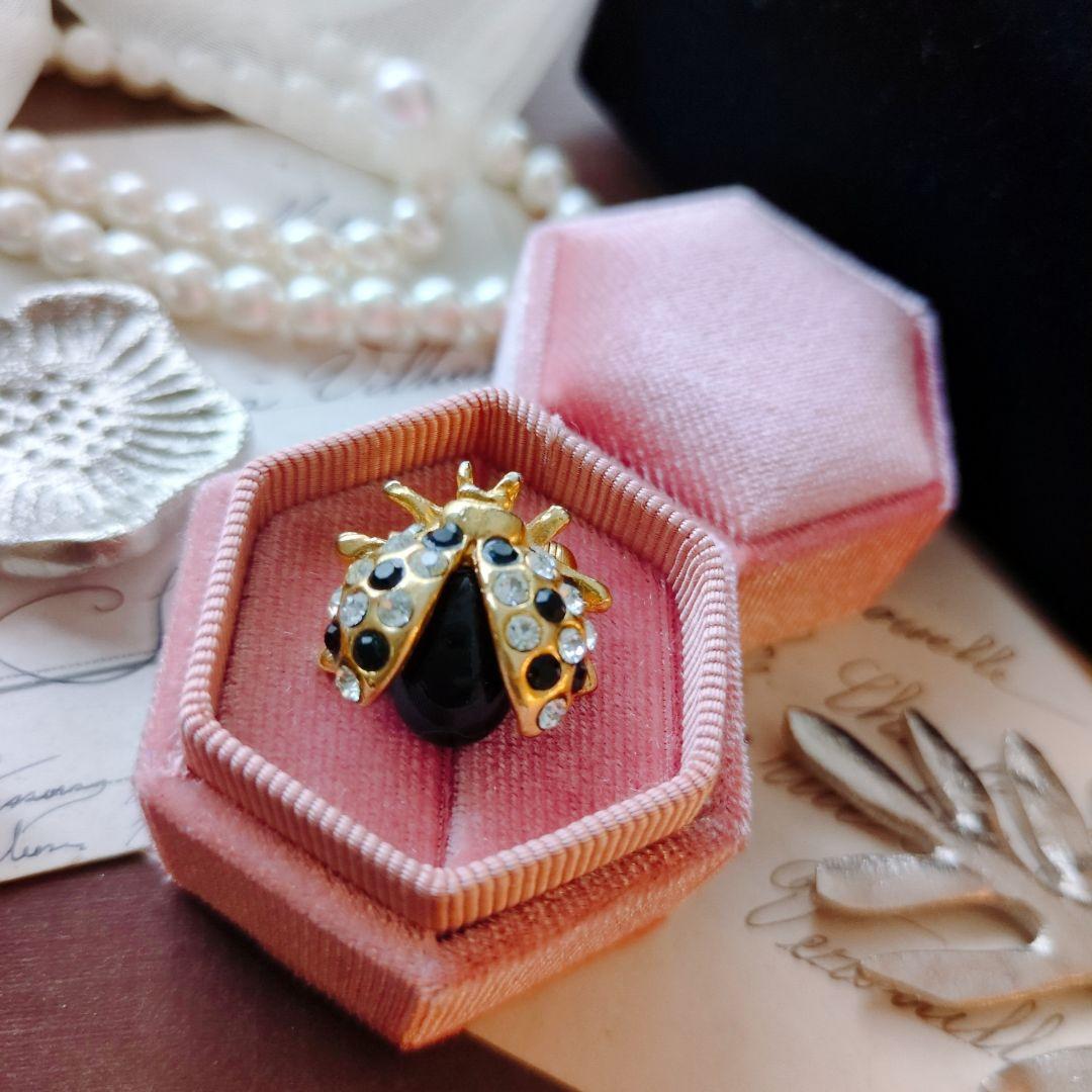 天道虫 てんとう虫 レディバグブローチ ブラック ゴールド 昆虫 ライン