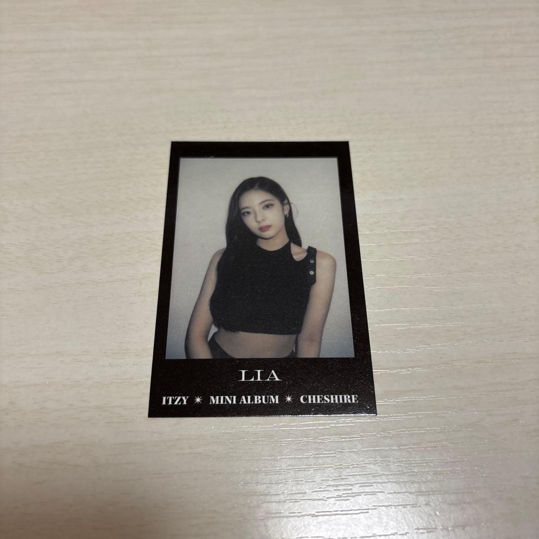 ITZY トレカ リア Cheshire soundwave特典 - メルカリ
