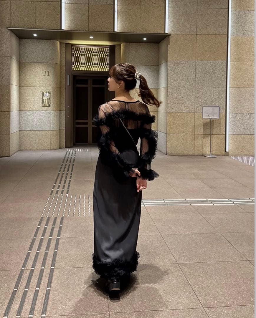 スカートセット】【匿名発送】ECREL ドットチュールフリルブラウス