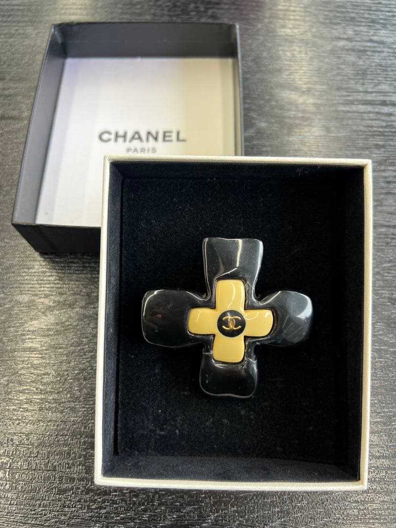 O677 CHANEL シャネル　ブローチ 楽天市場】CHANEL シャネル COCO LOGO BROOCH ココマーク ブローチ