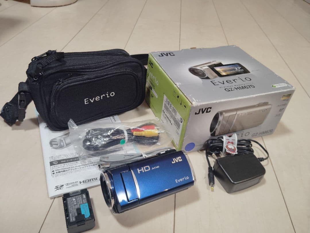 ビデオカメラ　エブリオ　Everio　GZ-HM670　専用ポーチ付 ハイビジョンメモリームービー“Everio（エブリオ）”「GZ‐HM670」に