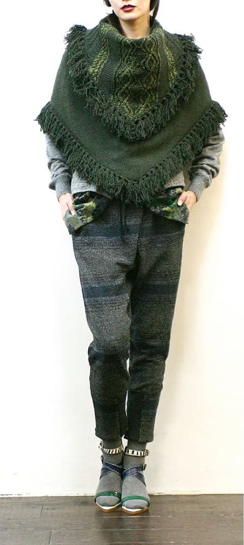 TOGAPULLAトーガプルラ フリンジスヌード/ネックウォーマー BG