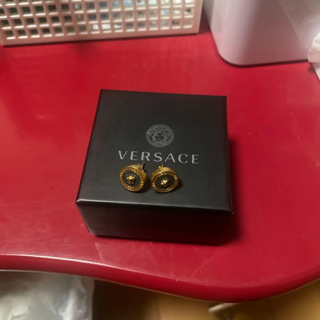 VERSACE ゴールド メドゥーサイヤリング トリビュート メドゥーサ イヤリング ゴールド | VERSACE JP