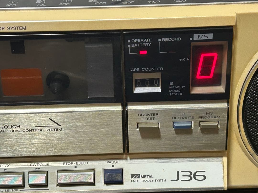 AIWA CS-J36 ラジオカセットレコーダー ジャンクとして ラジオカセット