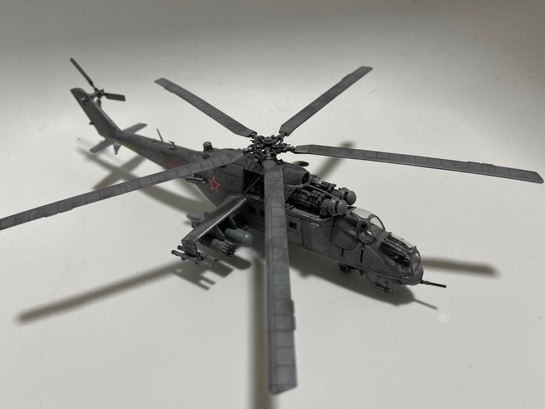ズベズダ 1/72 ソ連軍 ミル Mi-24V/VP ハインドE 攻撃ヘリ - メルカリ