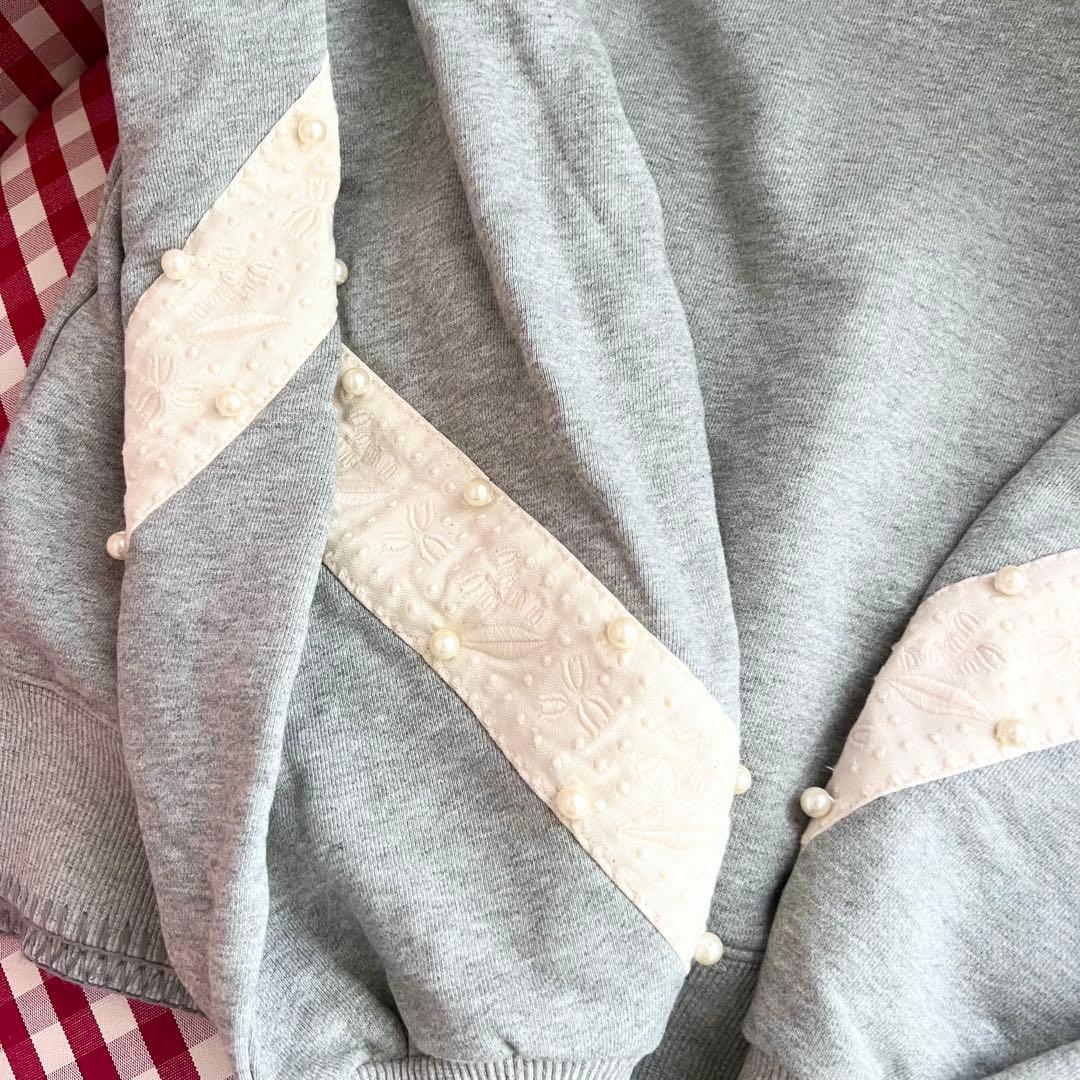 試着のみ MUVEIL ミュベール スズラン刺繍裏毛プルオーバー 38 - メルカリ