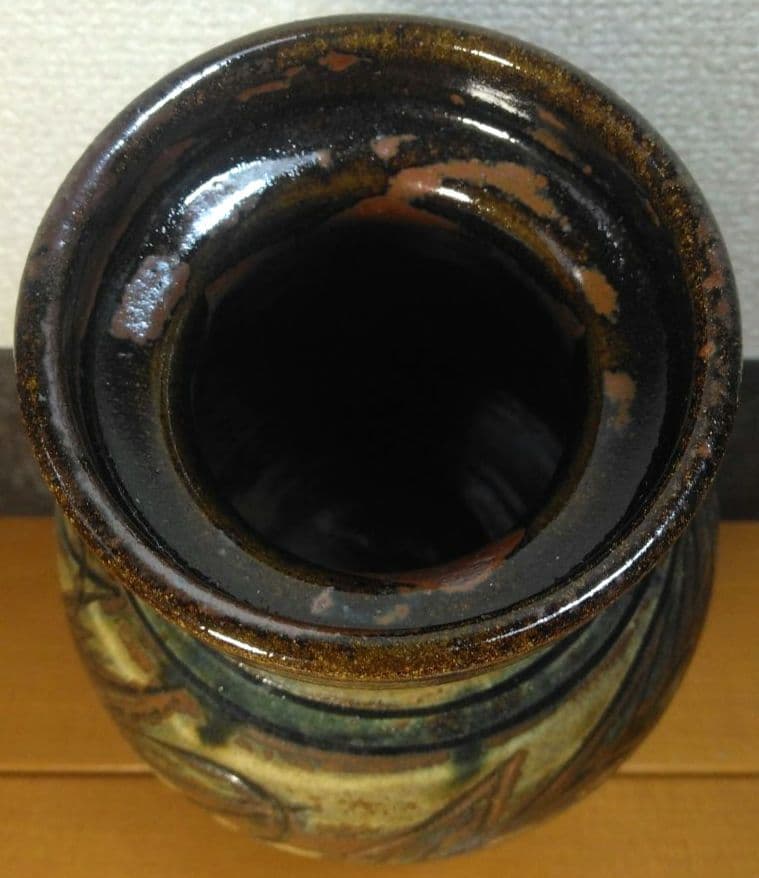 緑一色様専用】人間国宝 金城次郎 海老魚文花瓶 栞 共箱 無傷 壷屋焼