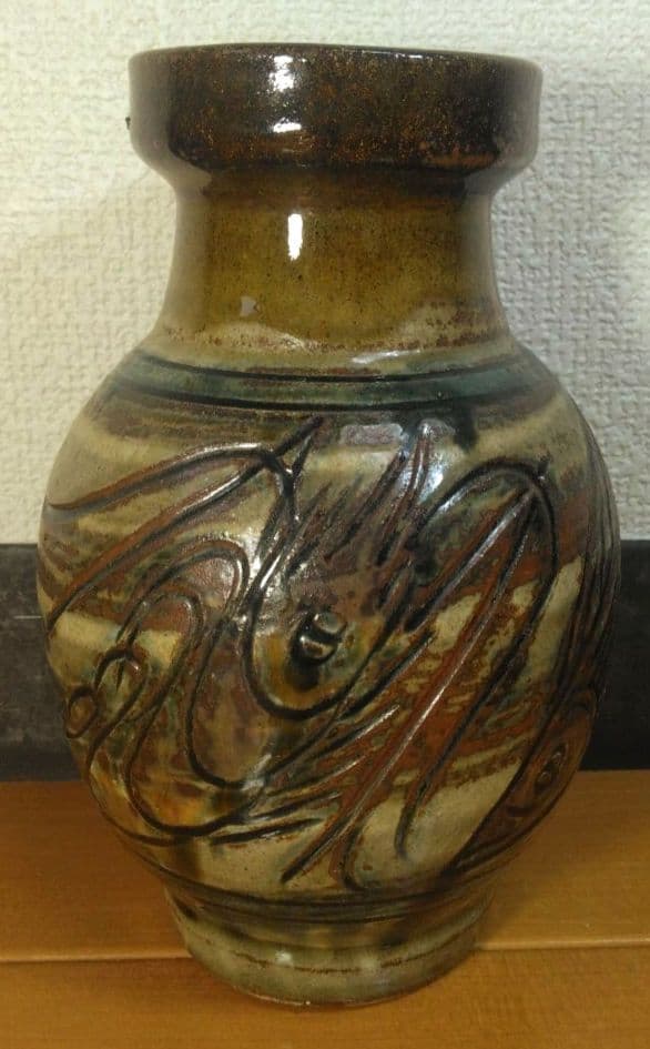 緑一色様専用】人間国宝 金城次郎 海老魚文花瓶 栞 共箱 無傷 壷屋焼