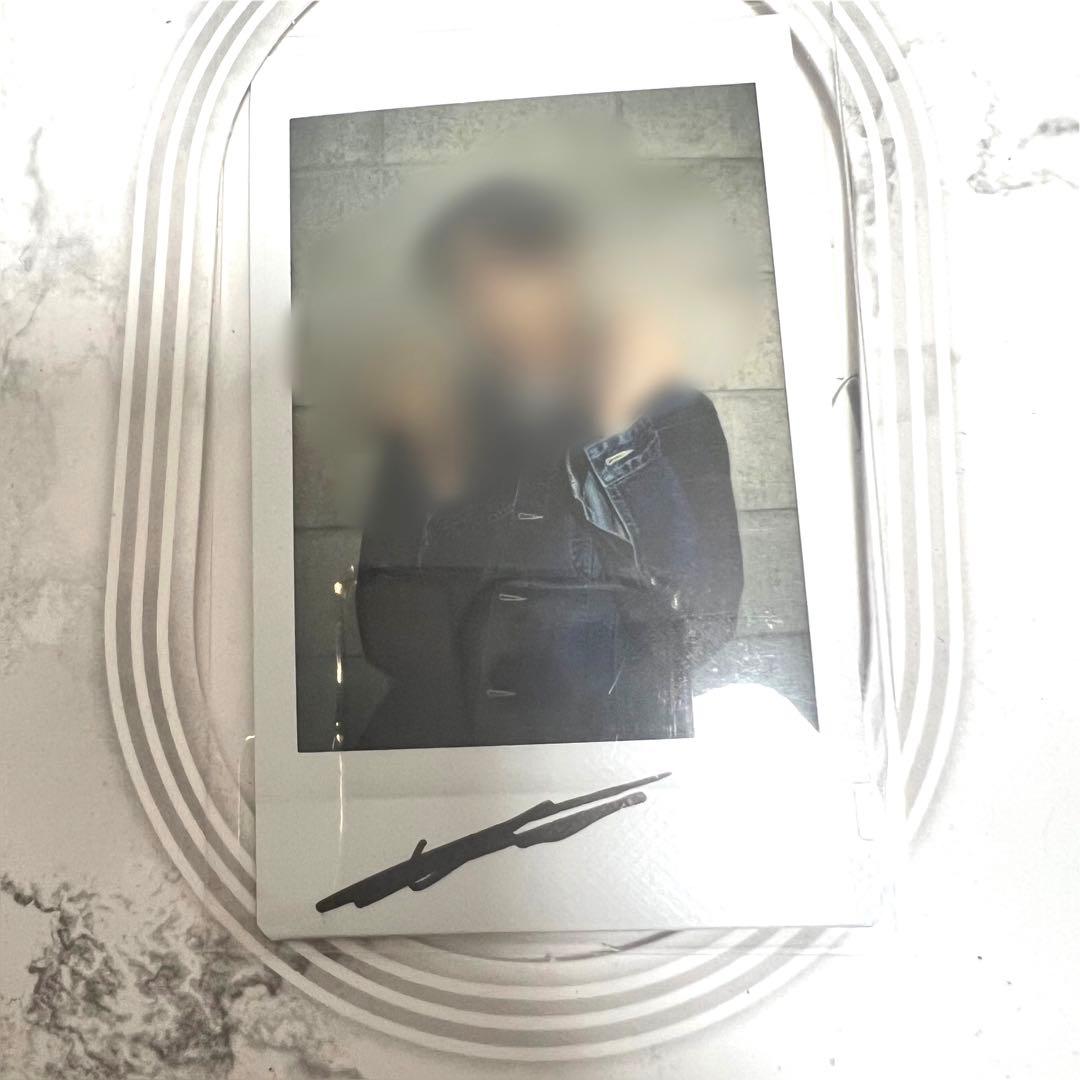 ATEEZウヨンサイン入りポラロイド ATEEZ ウヨン 直筆サインチェキ ポラロイド - メルカリ