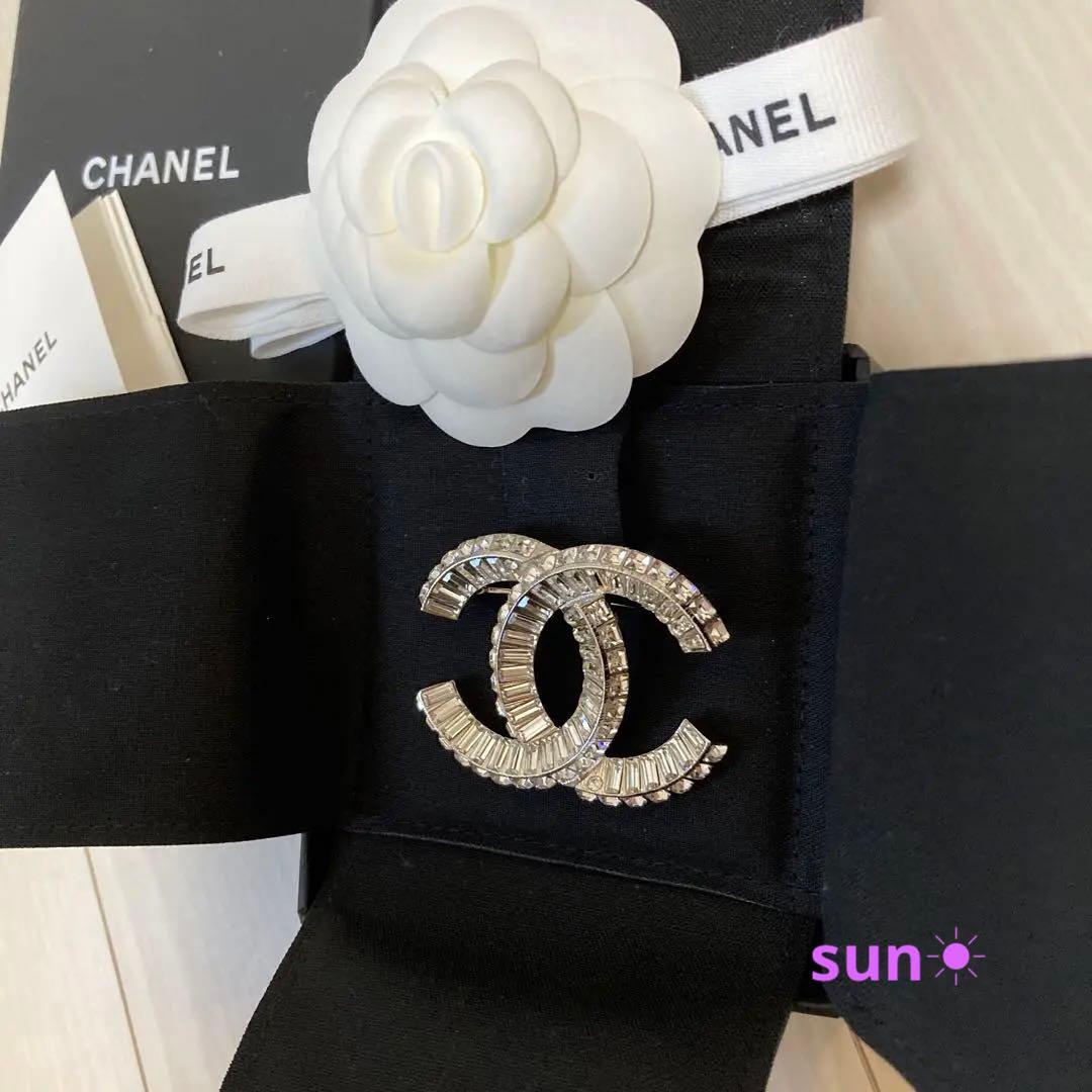 CHANEL キラキラストラス定番ブローチ 新品 2022 aw - メルカリ