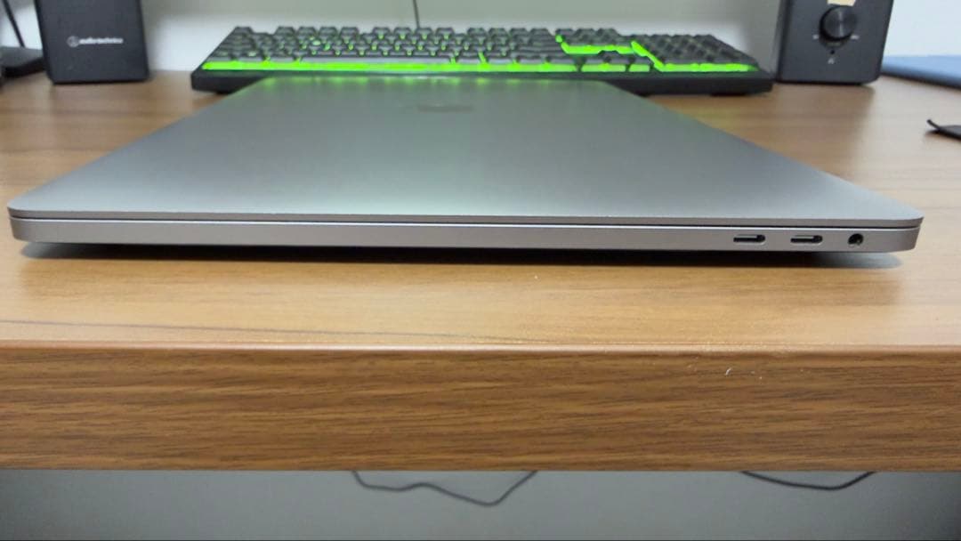 MacBook本体 MacBook Pro 2.3GHz i9 16GB 1TB