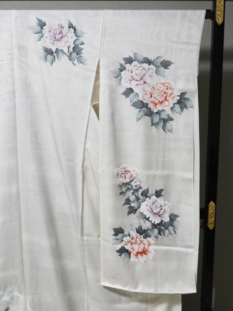 お値下げします！【仮縫い・未仕立て】振袖 正絹 白地 孔雀と牡丹柄