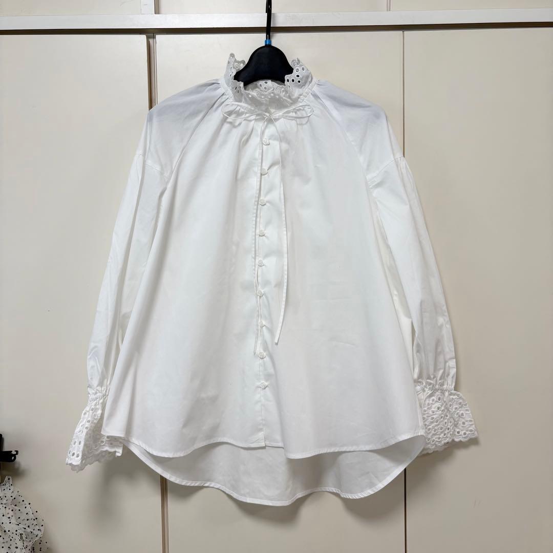 新品 アルページュストーリー 刺繍 レース ブラウス 白 - メルカリ