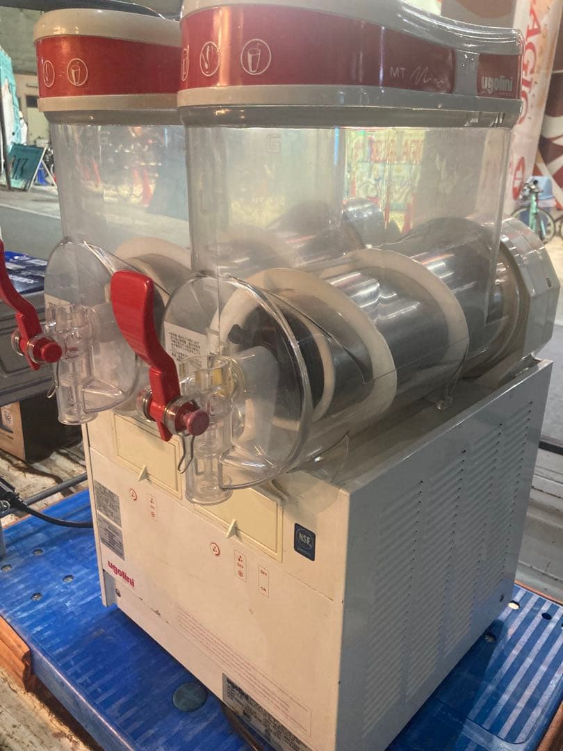 コメント下さい。値引きします。 フローズンマシン 残り1台150000円(税込)