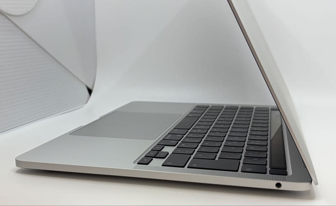 MacBook Pro 13インチ2022 M2 シルバー - メルカリ