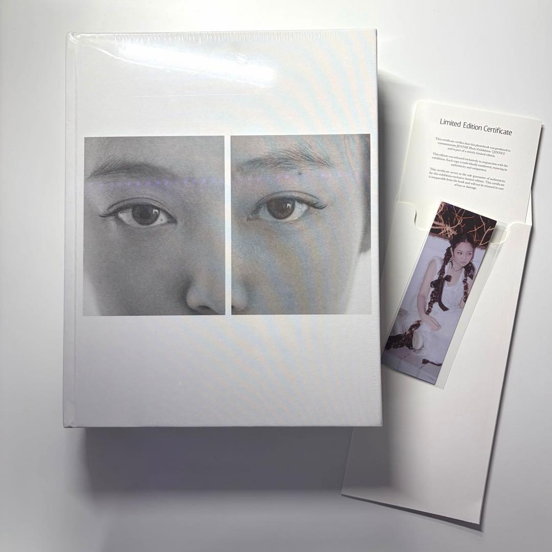 JENNIE フォトブック “J2NNI5” - メルカリ