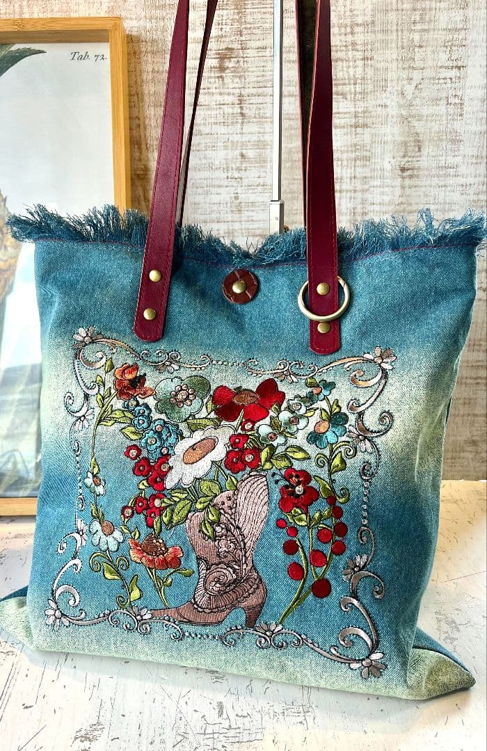 ロラライハリス♡インディゴグラデデニム♡刺繍の本革持ち手のフリンジ肩掛けバッグ ロラライハリス♡ダークブルーWデニム♡刺繍のショルダーバッグ