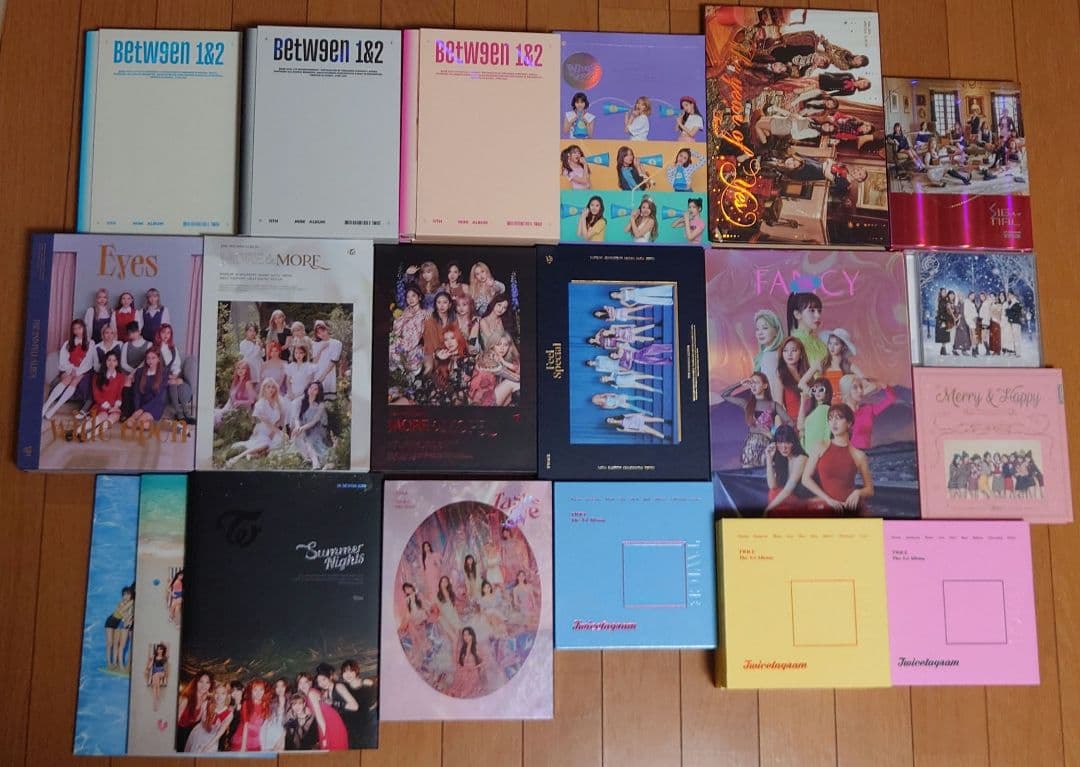 TWICE アルバム CD まとめ売り 特典付き 計25冊 初回限定特典] 韓国音楽 TWICE (トゥワイス) - 14thミニアルバム
