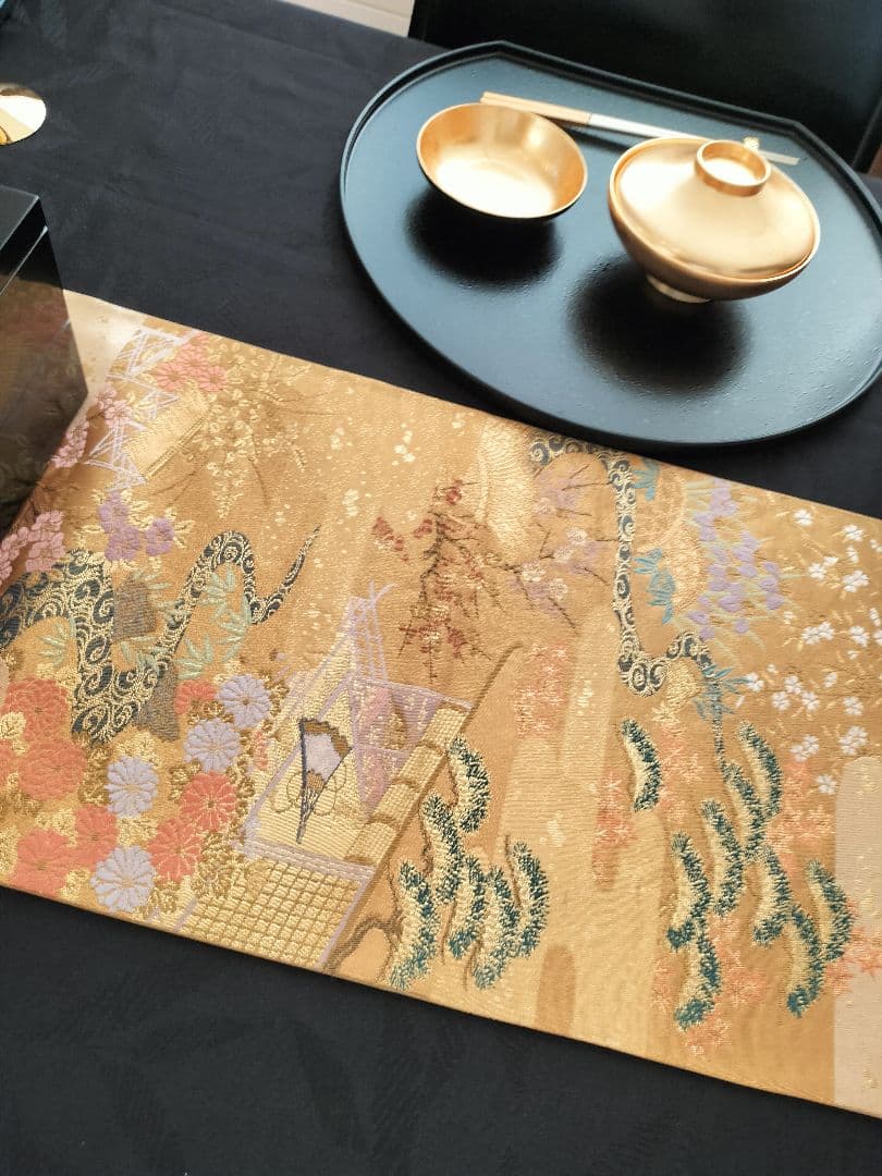 A846☆逸品‼️豪華刺繍‼️正絹テーブルランナー2m10cm