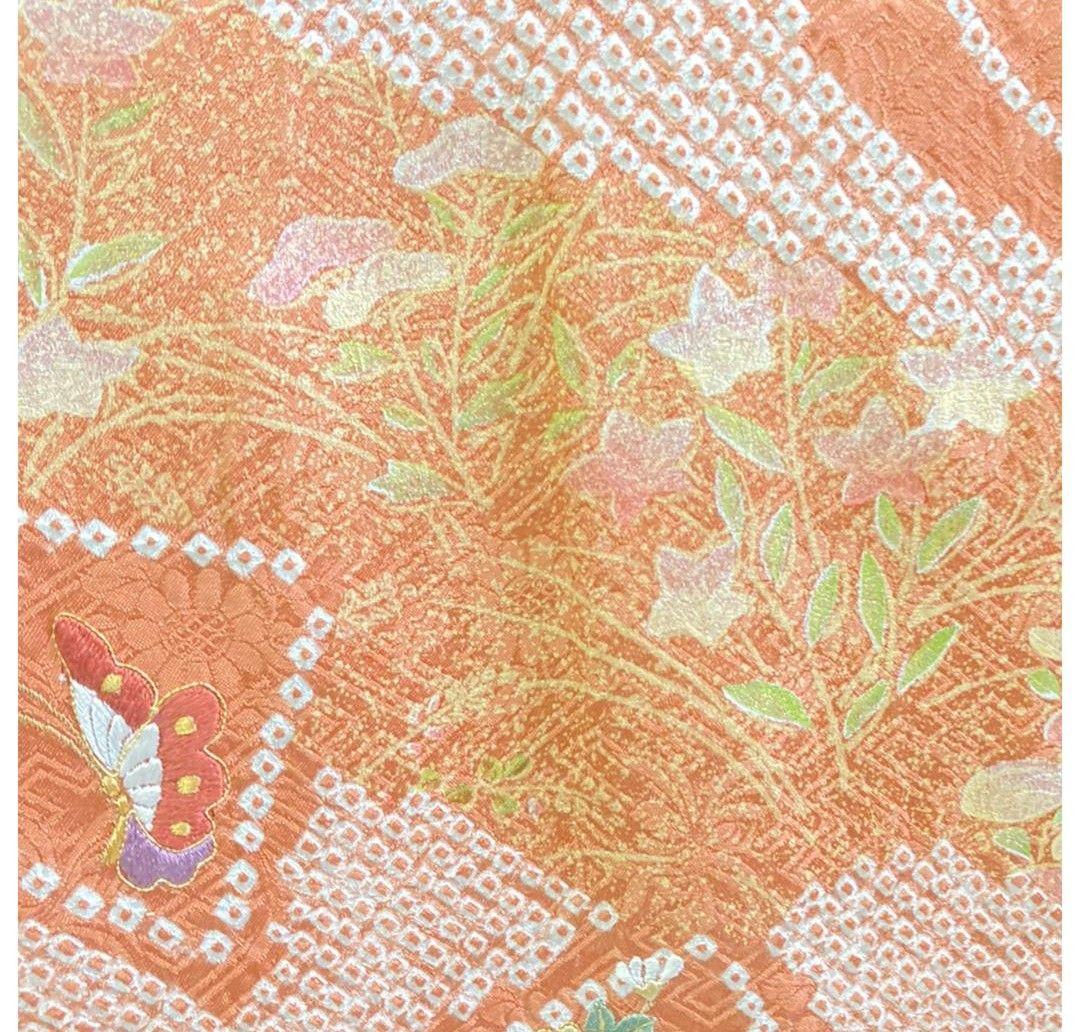 美品 鈴乃屋 総絞り 訪問着 正絹 裄65 身丈161 刺繍・花柄（赤茶色