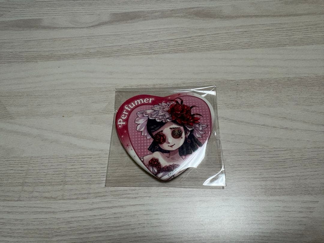 第五人格 調香師 ハート缶バッジ - メルカリ