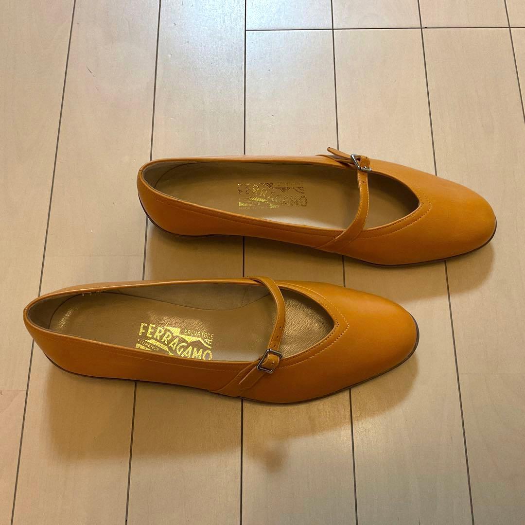 フェラガモ オードリー 7 (24センチ) - メルカリ