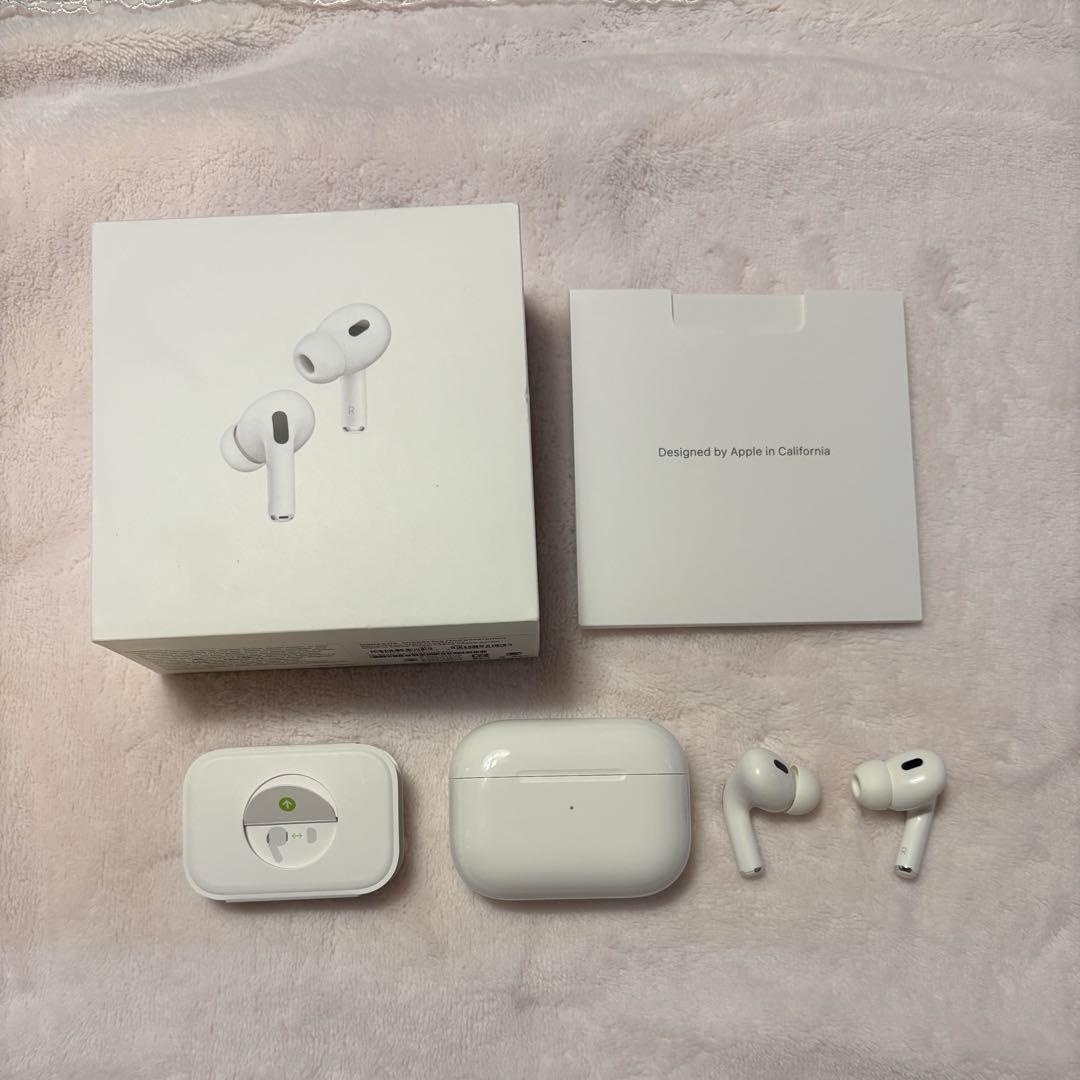 Apple AirPods Pro 第2世代 （Lightning）箱有 Airpods Pro 【第2世代】 アップル AirPods Pro(第2世代) [Lightning