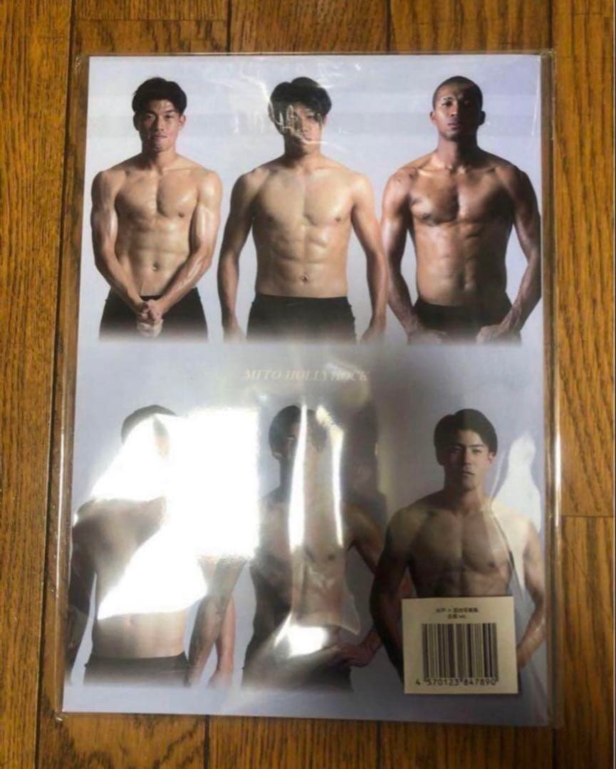新品【水戸ホーリーホック】水戸×筋肉アート写真集 2023 - メルカリ