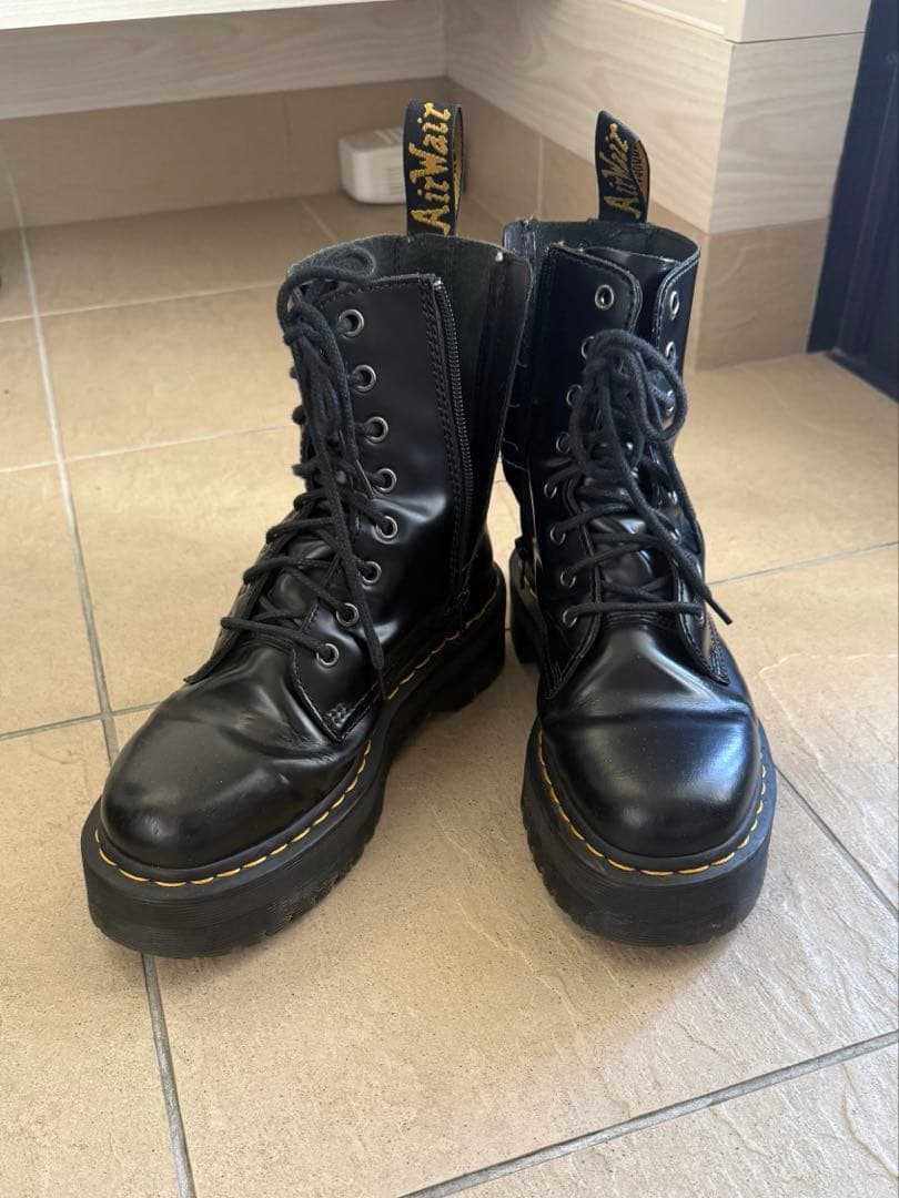 ドクターマーチン　Dr.Martens JADON 25 厚底 楽天市場】ドクターマーチン JADON ジェイドン 8ホール メンズブーツ