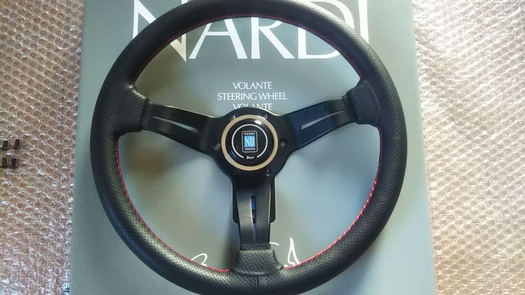 ナルディ NARDI N753 スポーツ ラリー ステアリング ハンドル 楽天市場】ステアリング NARDI SPORTS TYPEラリー パンチングレザー