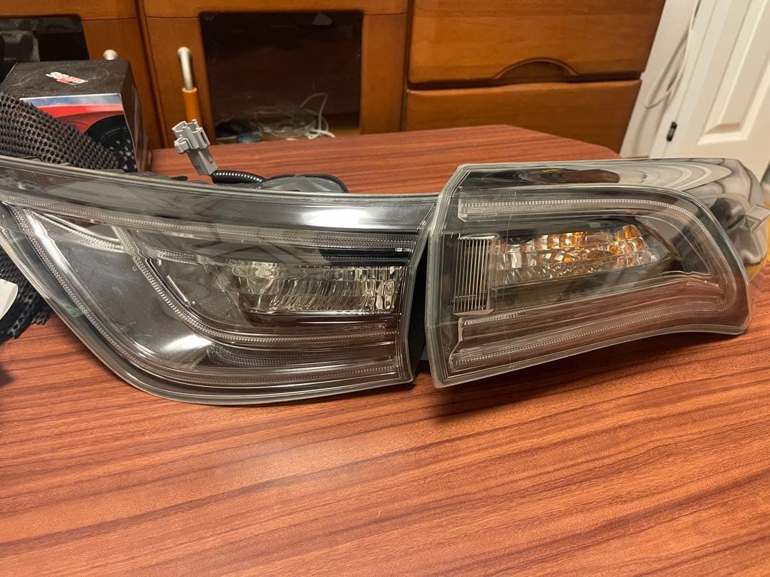 60ハリアー 前期 純正テールランプ ハリアー60系前期 テールレンズフィルム - 長野県松本市のカー