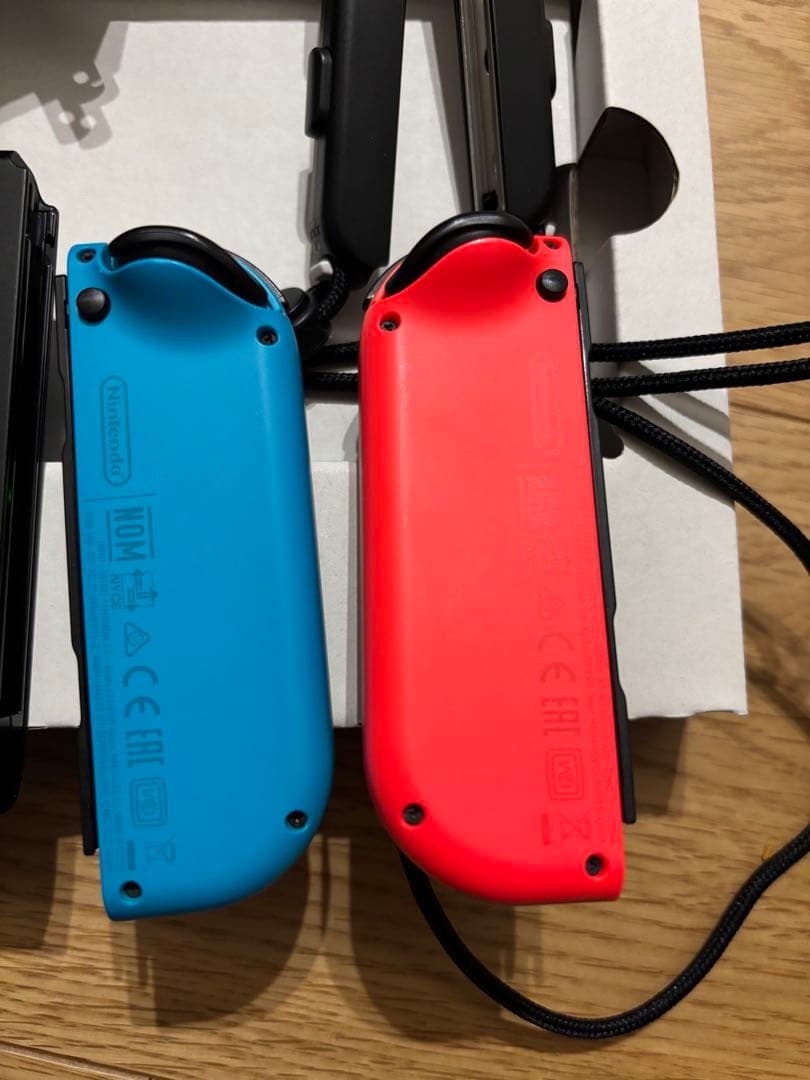 Nintendo Switch 本体 青・赤 Joy-Con付き - メルカリ