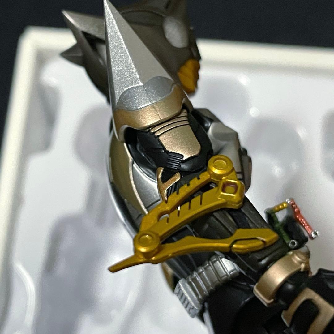 S.H.Figuarts 真骨彫製法 仮面ライダーパンチホッパー