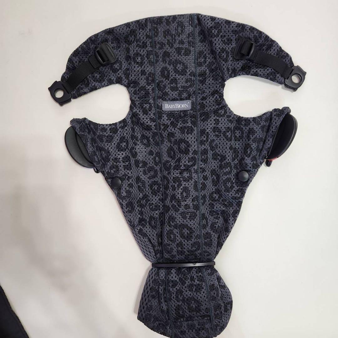 BABYBJÖRN ベビーキャリアミニ（抱っこ紐） レオパード柄 美品BABYBJÖRN ベビーキャリアMINI 抱っこ紐 ブラック レオパード