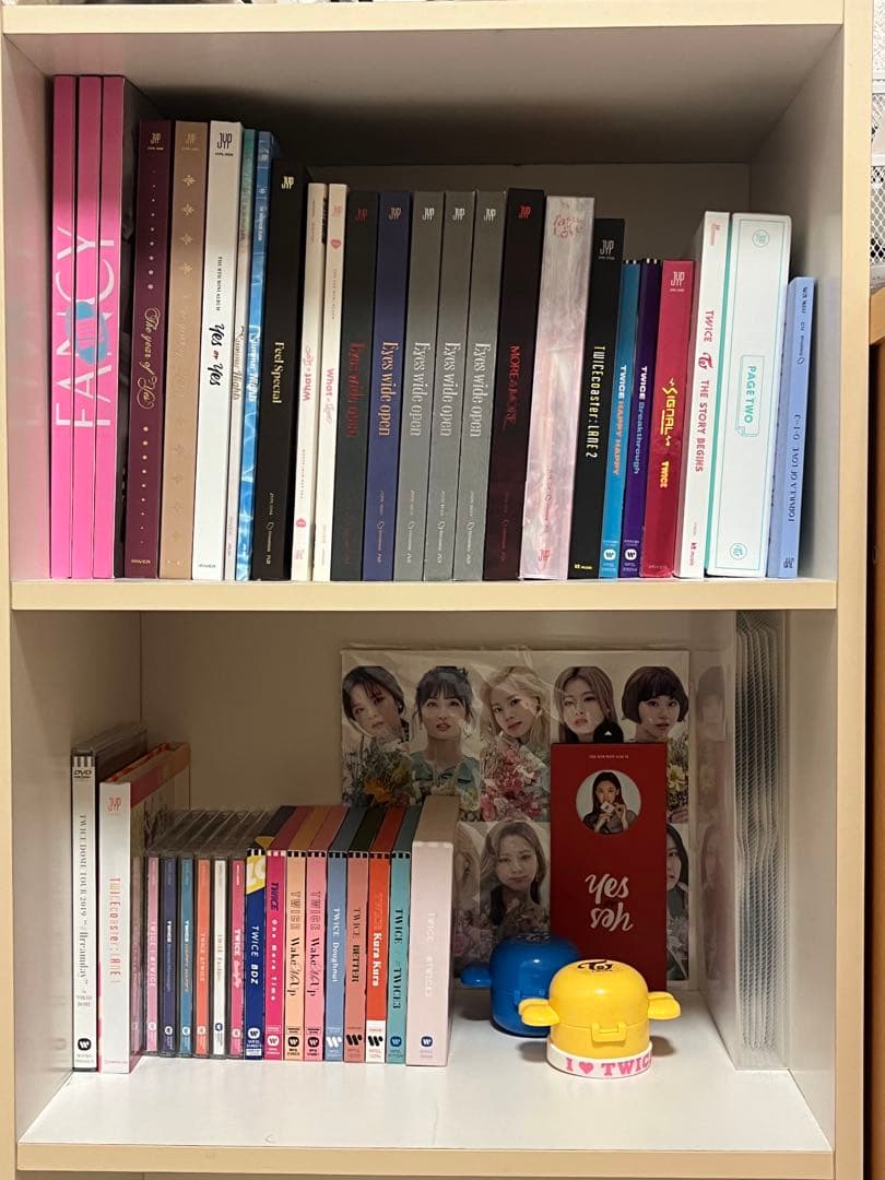 TWICE まとめ売り アルバム TWICE アルバム まとめ売り 8点 中身あり 購入特典 - メルカリ