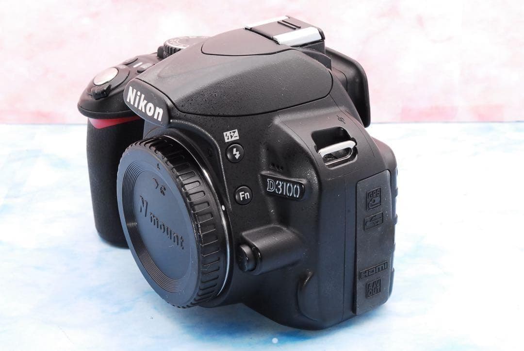 Nikon D3100☆初心者向け☆手ぶれ補正レンズ付☆一眼レフカメラ - メルカリ