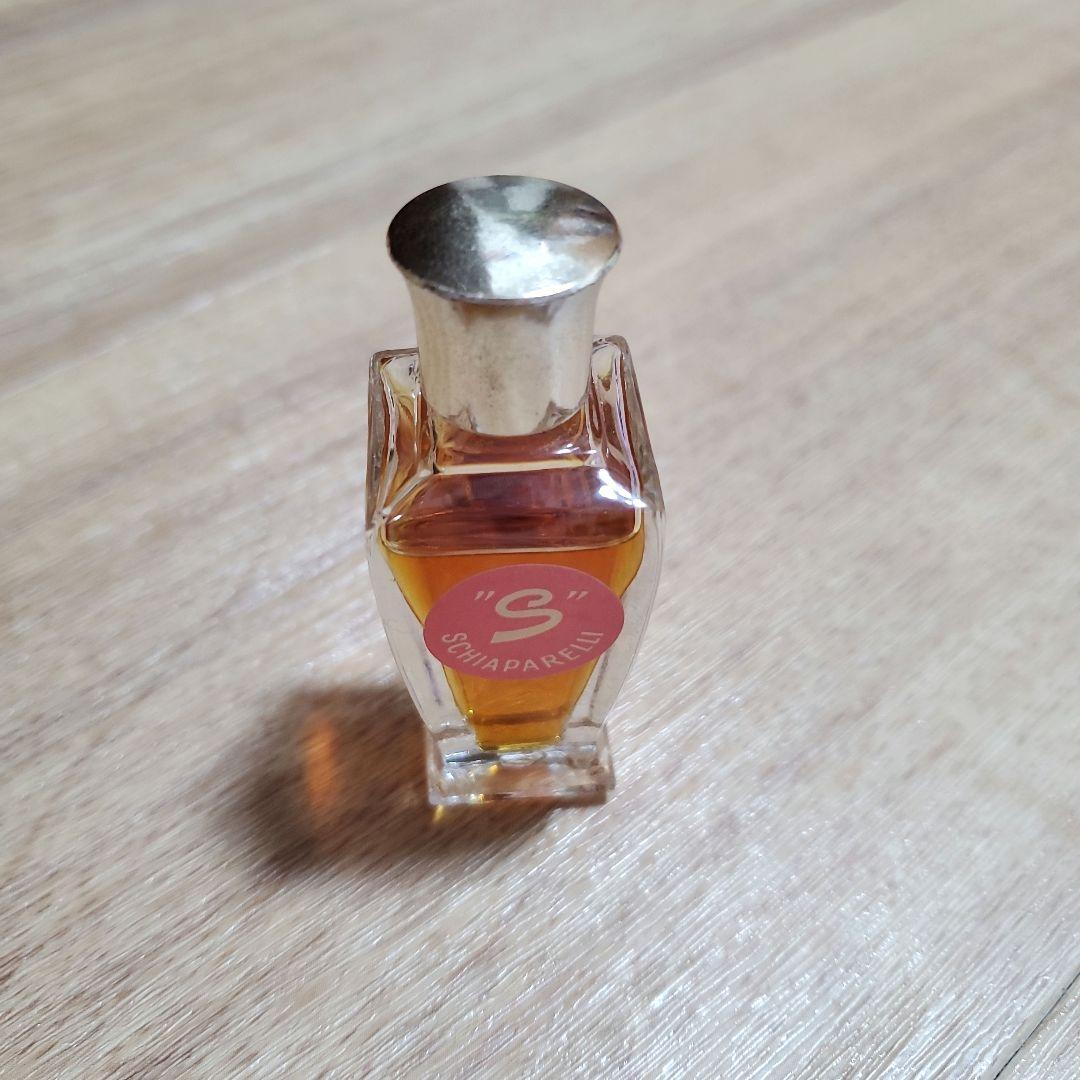 廃盤香水 Schiaparelli エルザ スキャパレリの ショッキング - メルカリ