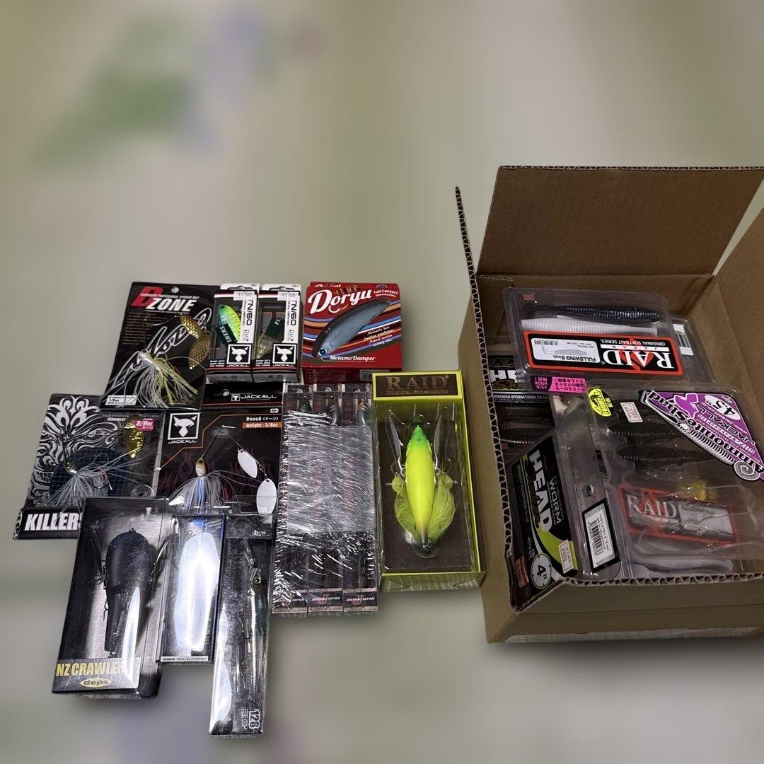 バス釣りルアーセット‼️なお Amazon.co.jp: 釣り 初心者 セット 釣り具セット バス釣り 海釣り 川