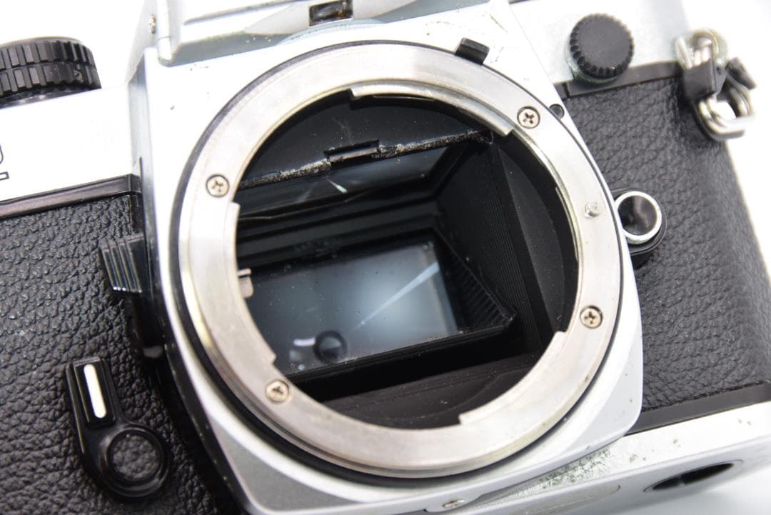 ■ 美品 ■ニコン Nikon FE2 ボディ《露出、シャッターOK》