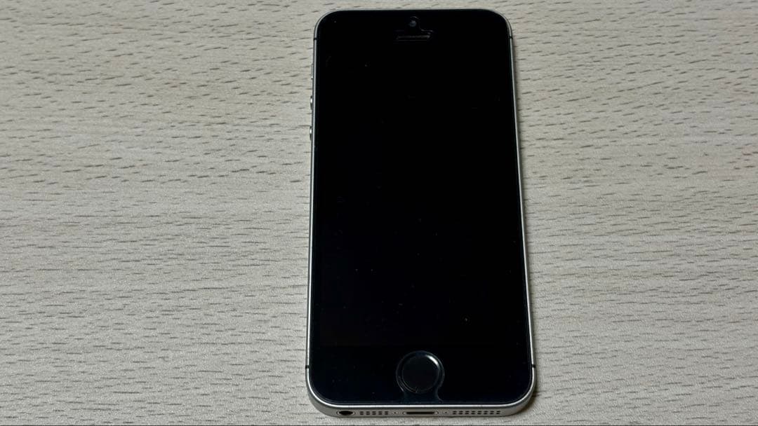 iPhone SE 第1世代 64GB 海外版｜カメラ無音｜バッテリー100％ iPhone SE 第1世代 64GB 海外版｜カメラ無音｜バッテリー100％ - メルカリ
