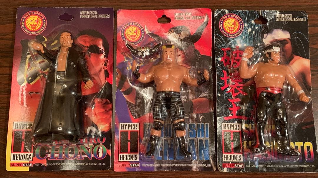 アントニオ猪木、グレートムタ3体、蝶野、佐々木、橋本、長州、天山 計