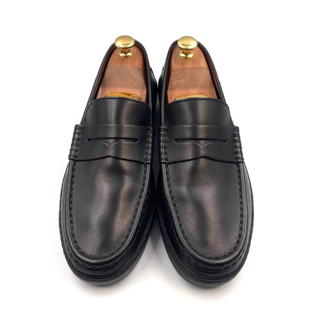 《未使用級》トッズ ローファー ドライビングシューズ ビブラムソール 黒系 7